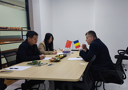 Visit of Romanian customers on Women's Day-Discuss the design optimization scheme of inverter motherboard components together.
