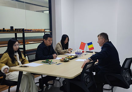 Visit of Romanian customers on Women's Day-Discuss the design optimization scheme of inverter motherboard components together.