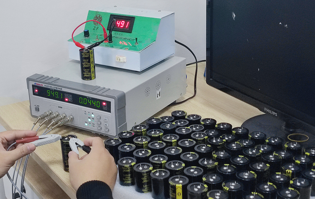 Электролитические конденсаторы Lorida от базовых принципов до высокопроизводительных приложений